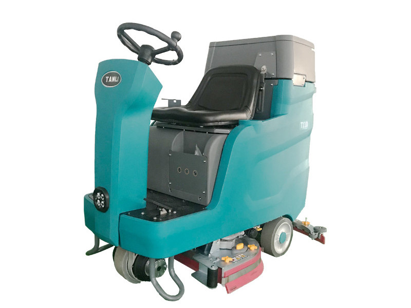 駕駛式洗地機省時又省力，值得推薦