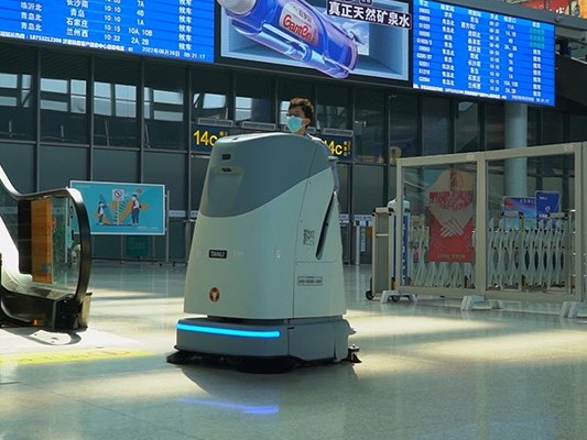 當高鐵硬幣立9分鐘不倒，坦力工業智能洗地車在車間偷師了什么？