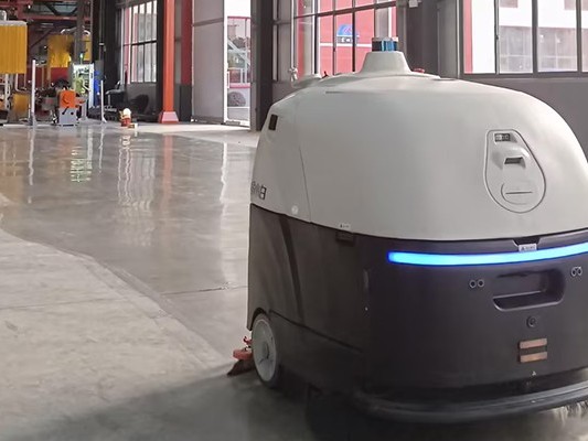 江蘇食品廠的 “衛生救星”：工業用掃地機器人