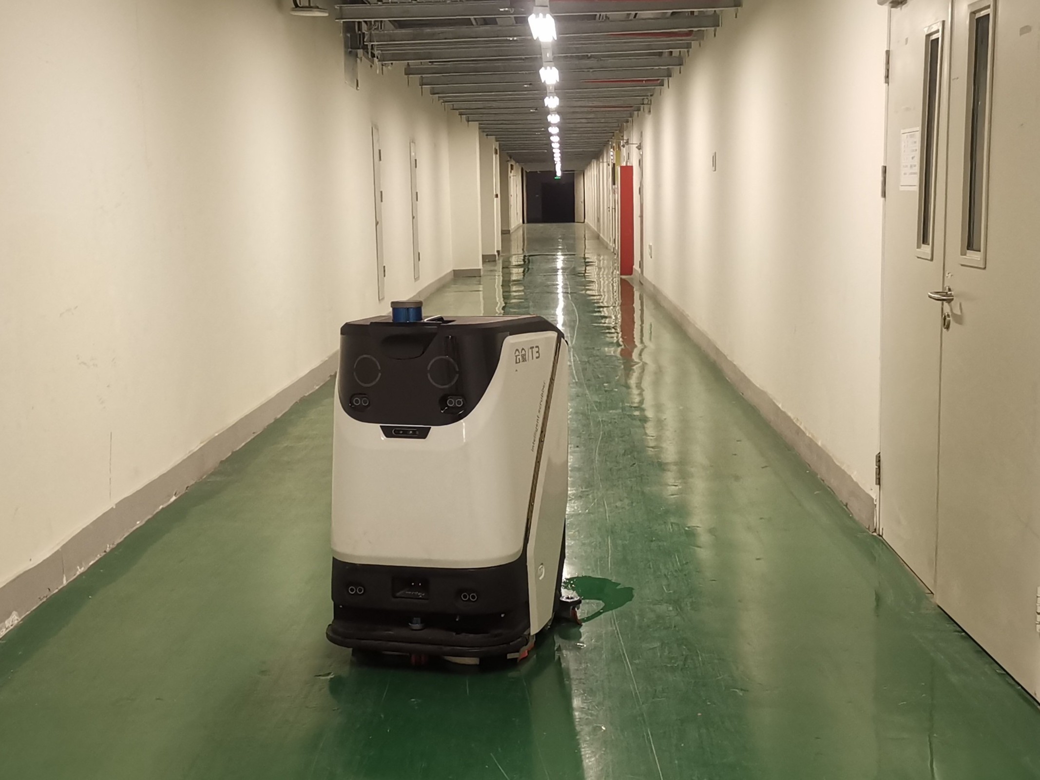 多層工廠清潔的 “三層陷阱”，人工模式難以為繼  坦力智能無人掃地機器人來破局