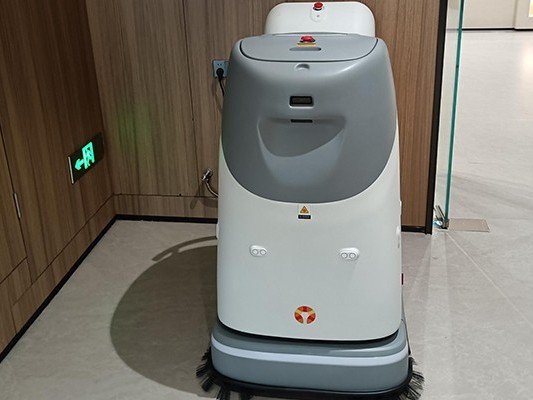 科技助力，酒店煥新 —— 坦力工業洗地機器人帶來新變革