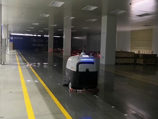 哪吒揮手告別銀幕，坦力工業智能清潔機器人續寫車間「清潔傳奇」